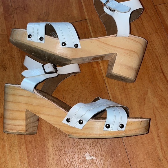 Urban Outfitters wooden clog sandals. Size 8 - Picture 6 of 9